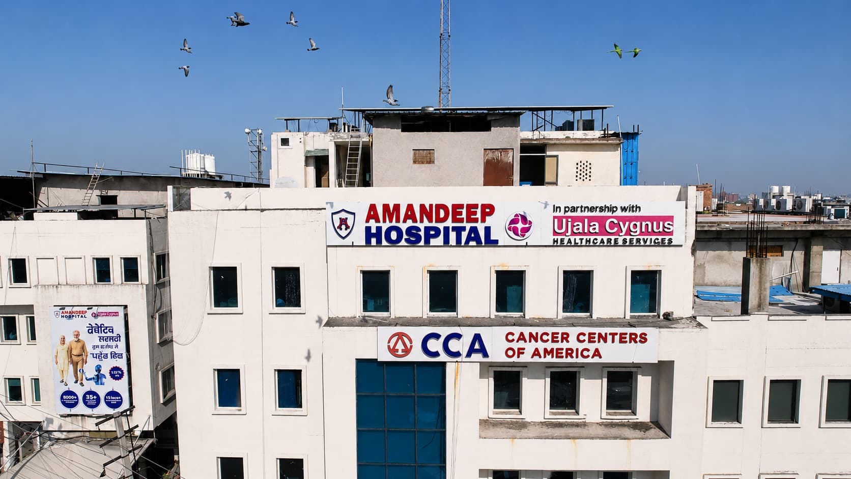 Amandeep Hospitals specialist consulting an international patient